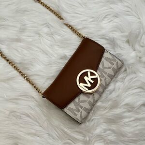 Micheal Kors CrossBody Bag